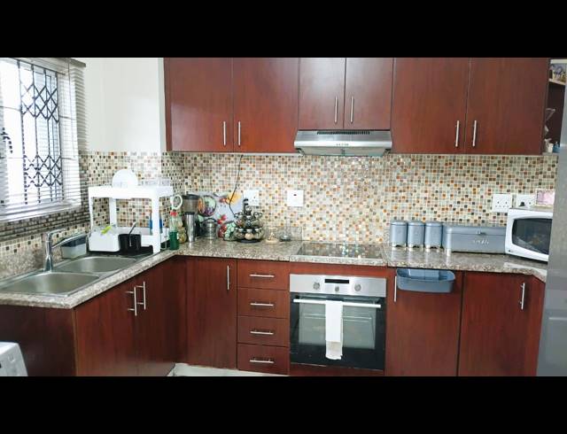 2 BEDROOM FLAT FOR SALE IN BLUFF